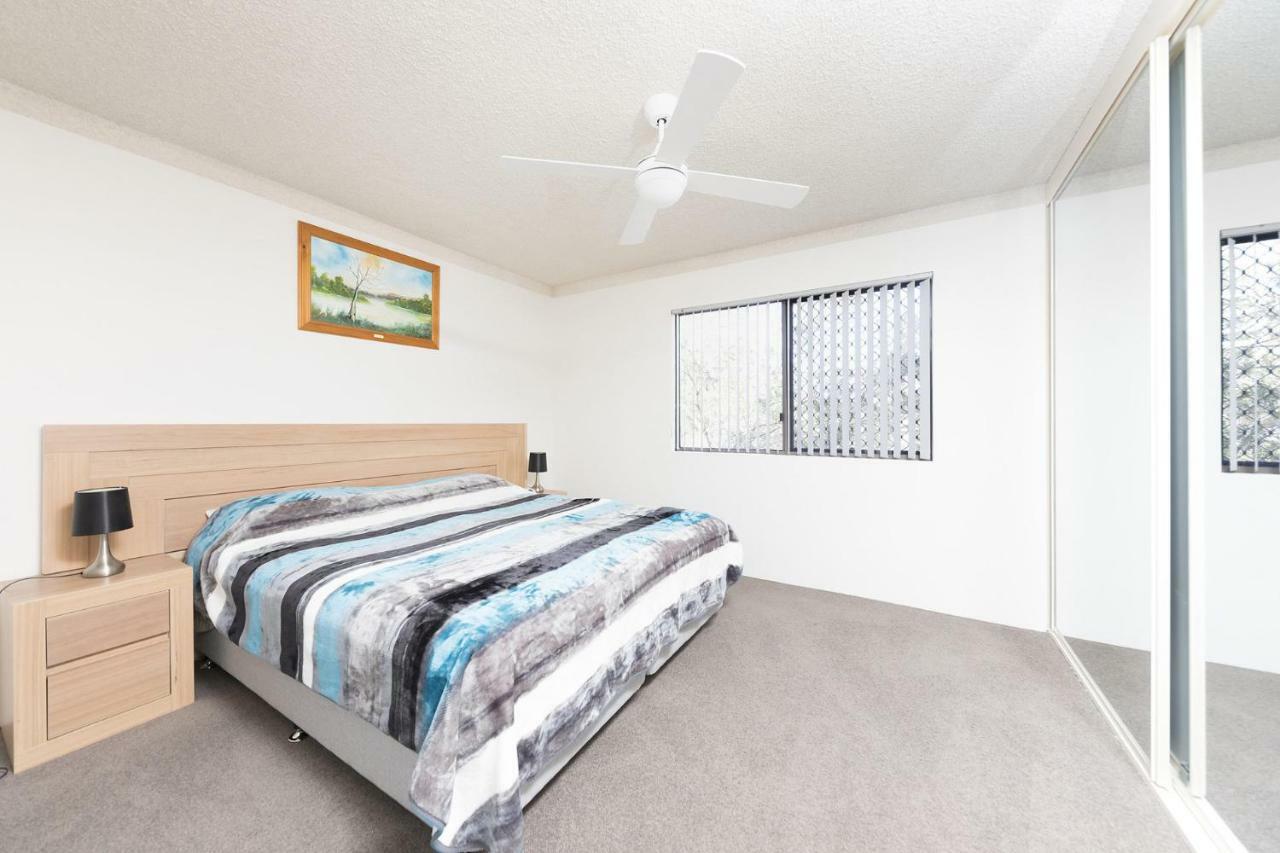 Apartment Breakers 3 - Linen Not Included Forster